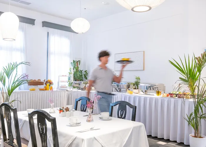 Rose Bay Hotel